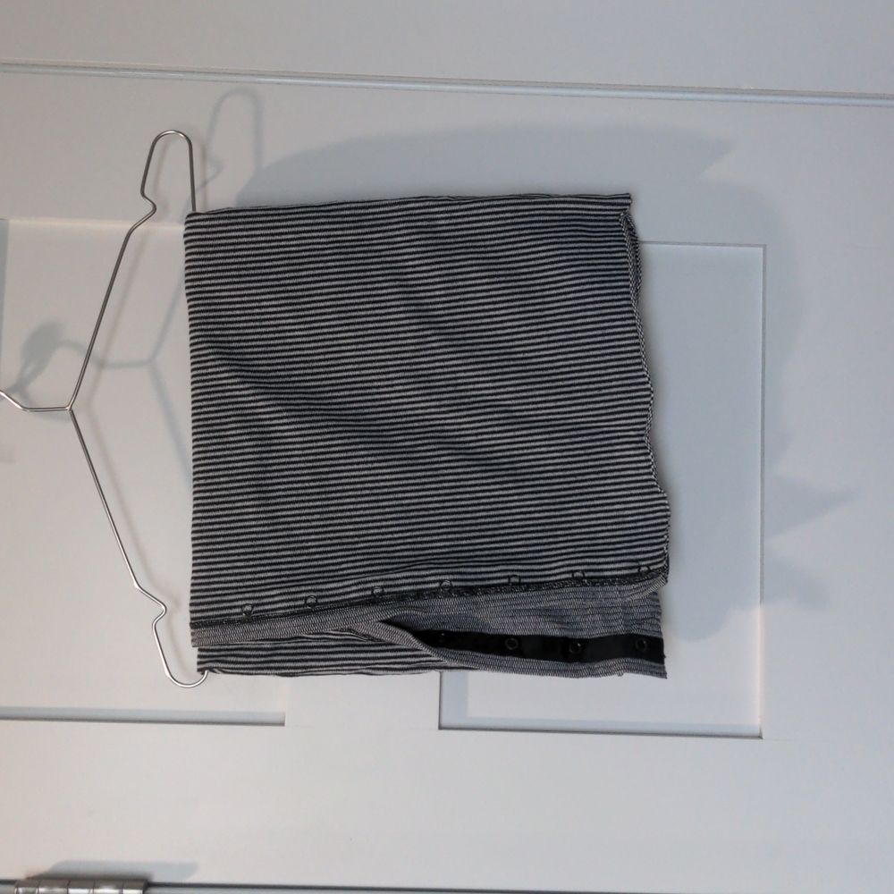 Lululemon Snap Scarf